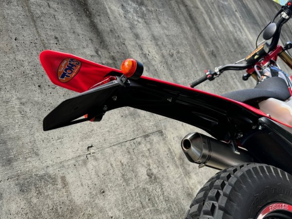 画像2: カイダック リアサブフェンダー/保安部品取り付け用 TENACI-WONG TWJ125,150,200用 (2)