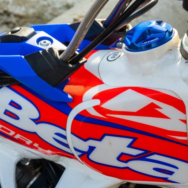 画像8: JITSIE アルミフューエルタンクキャップ　BETA EVO 18~25 (8)